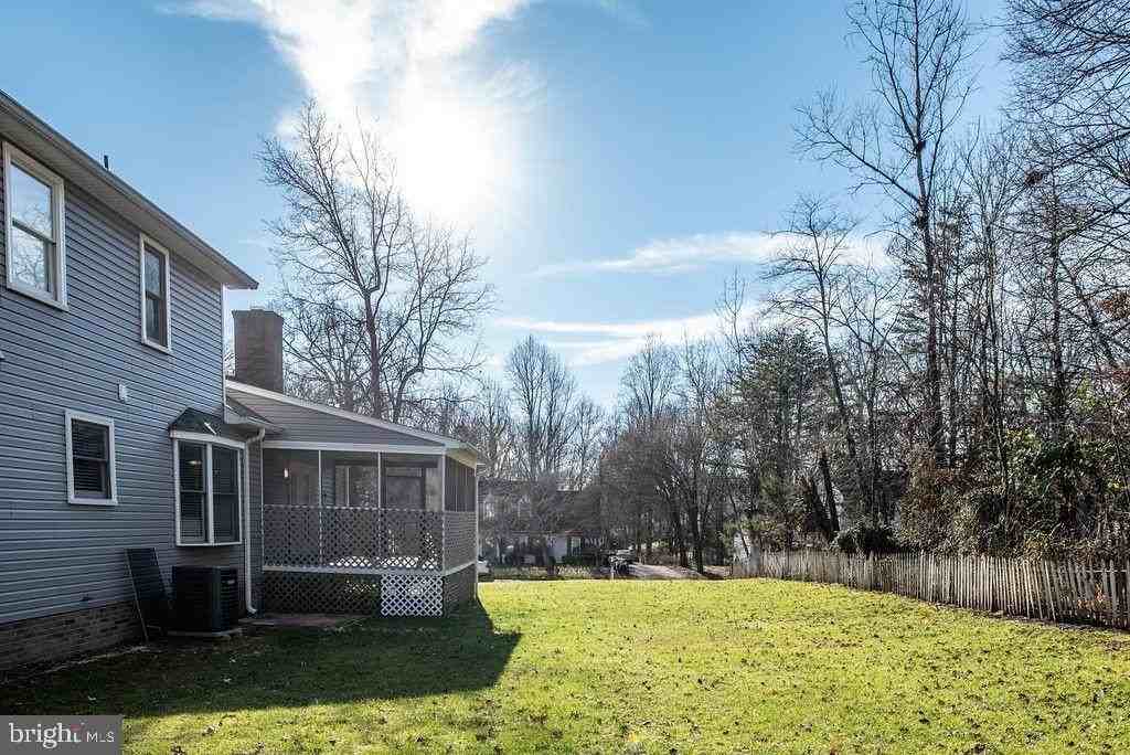 14 Mayfair Dr - Photo 4 of 50