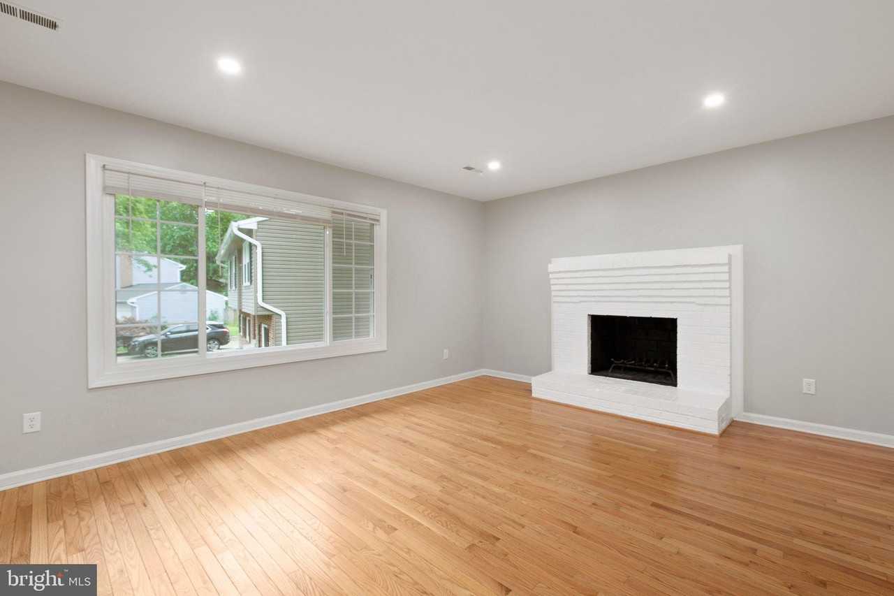 3 Willow Branch Pl - Photo 3 of 32