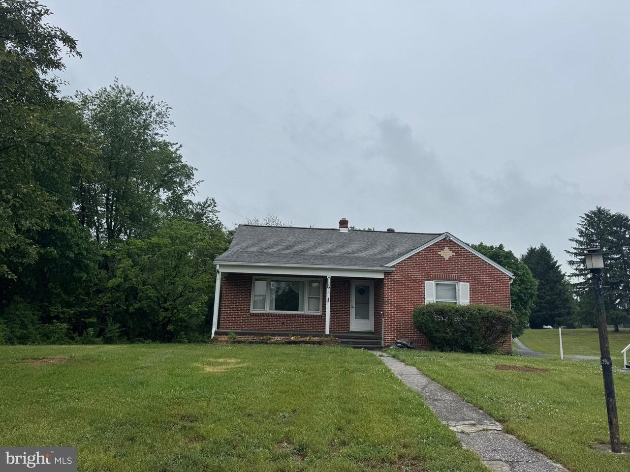 1123 Shepherdstown Rd - Photo 2 of 33