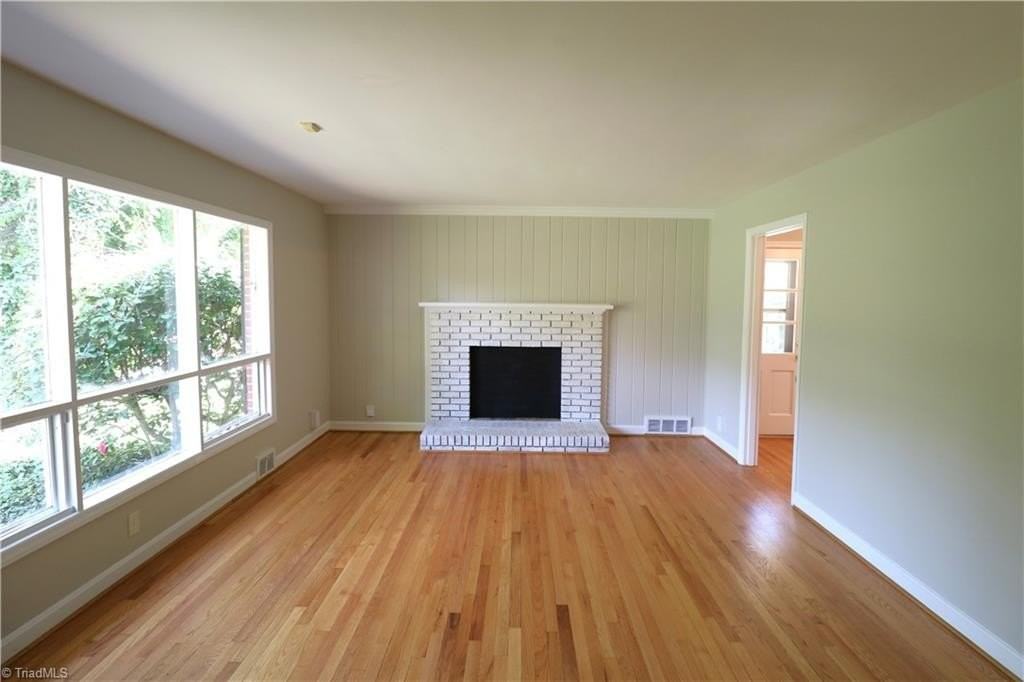 2316 Silas Creek Pkwy - Photo 2 of 14