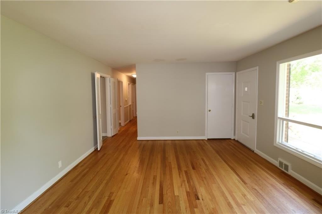 2316 Silas Creek Pkwy - Photo 3 of 14