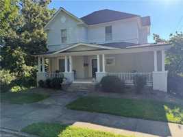featured image of 245 Corona St #6
