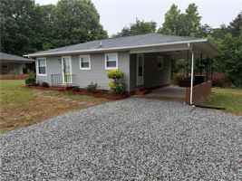 featured image of 204 Willow Creek Rd