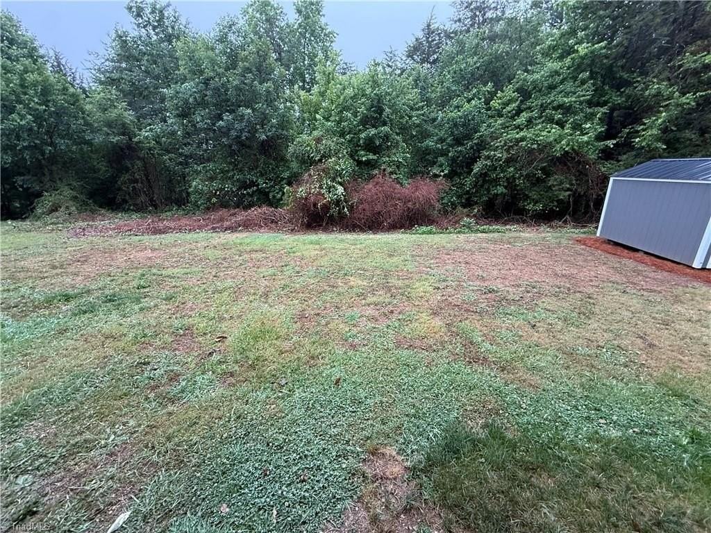 204 Willow Creek Rd - Photo 3 of 16