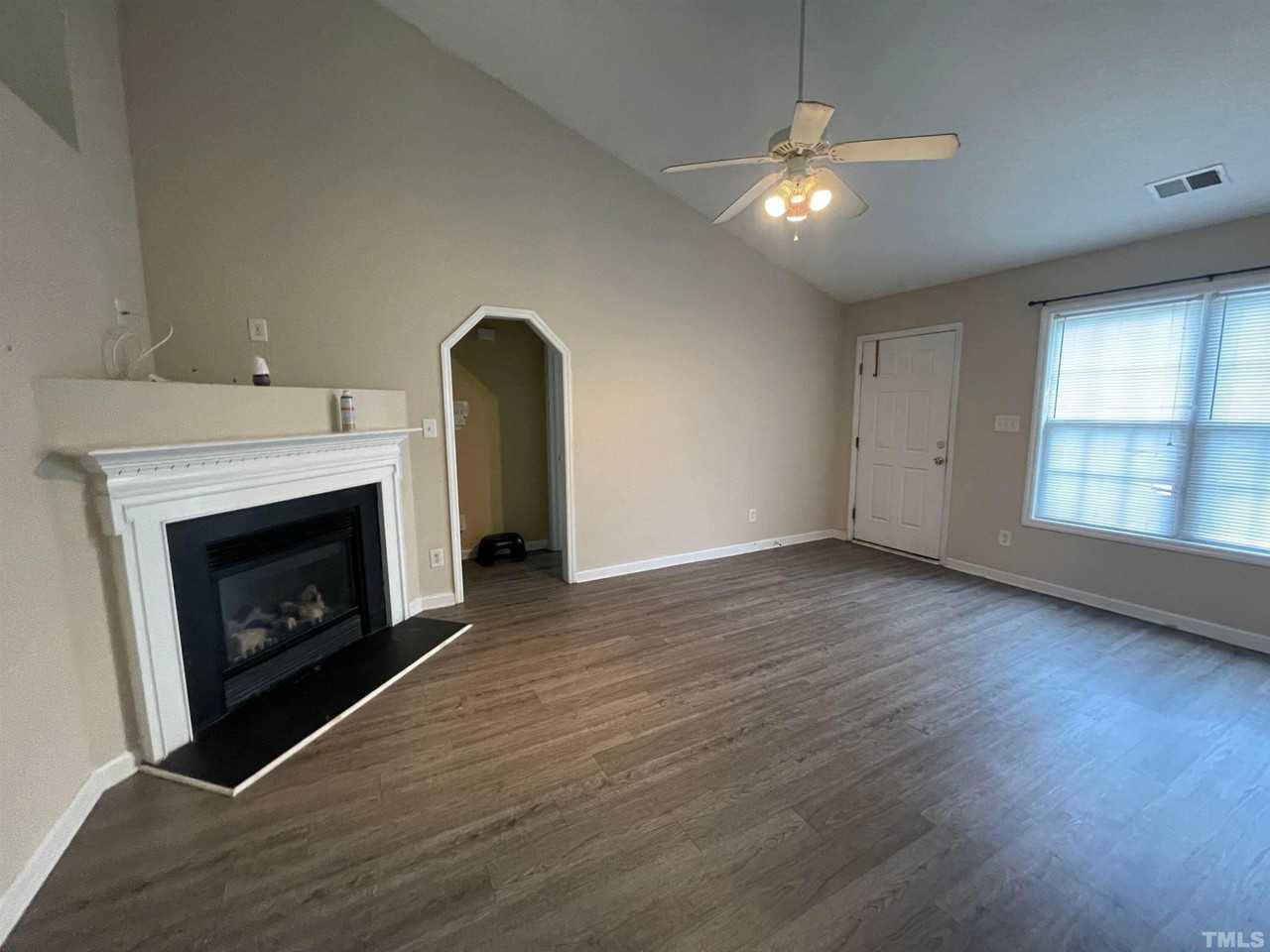 5120 Parkerwood Dr - Photo 2 of 16