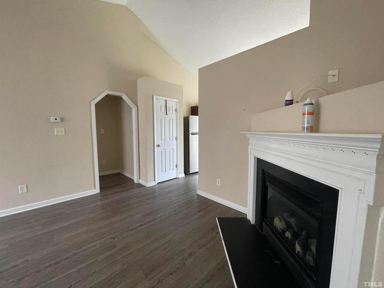 5120 Parkerwood Dr - Photo 3 of 16