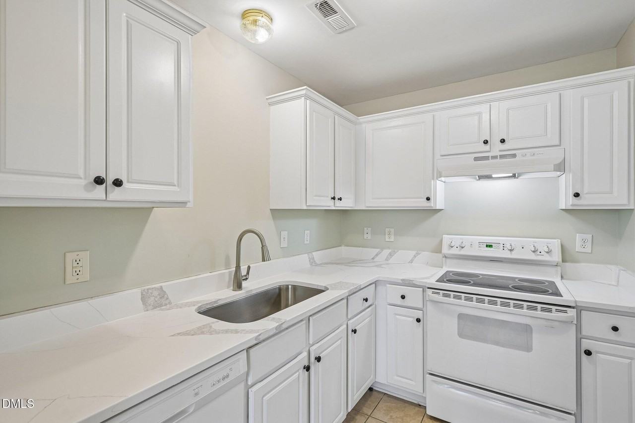 278 S Raleigh St - Photo 2 of 35
