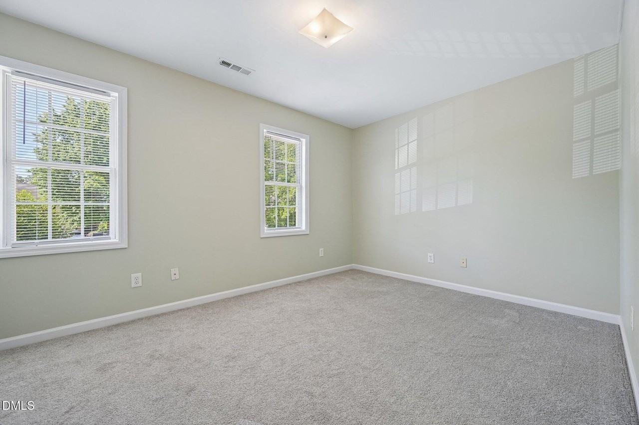 278 S Raleigh St - Photo 5 of 35