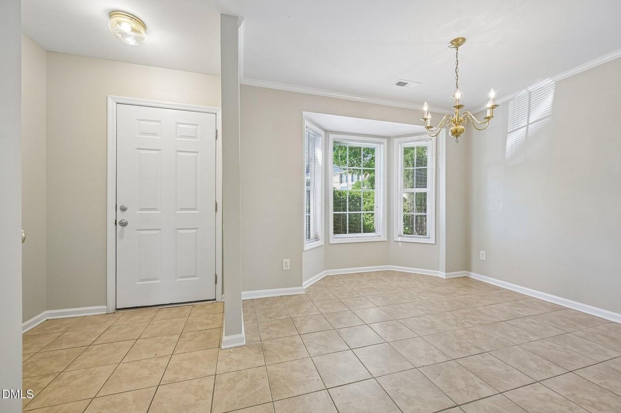 278 S Raleigh St - Photo 7 of 35