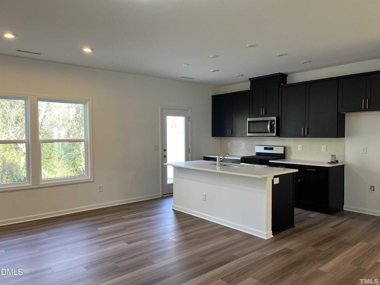 3303 Oak Pass Dr - Photo 2 of 7