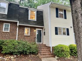923 Hampshire Ct - Photo 1 of 1