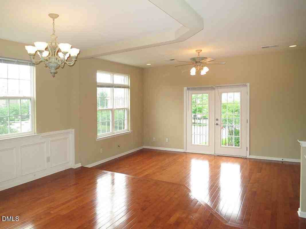 300 Christine Ct - Photo 2 of 22