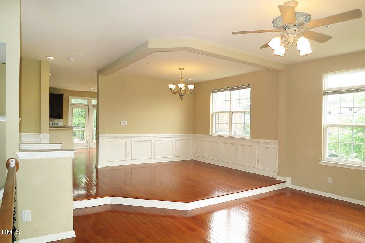 300 Christine Ct - Photo 3 of 22
