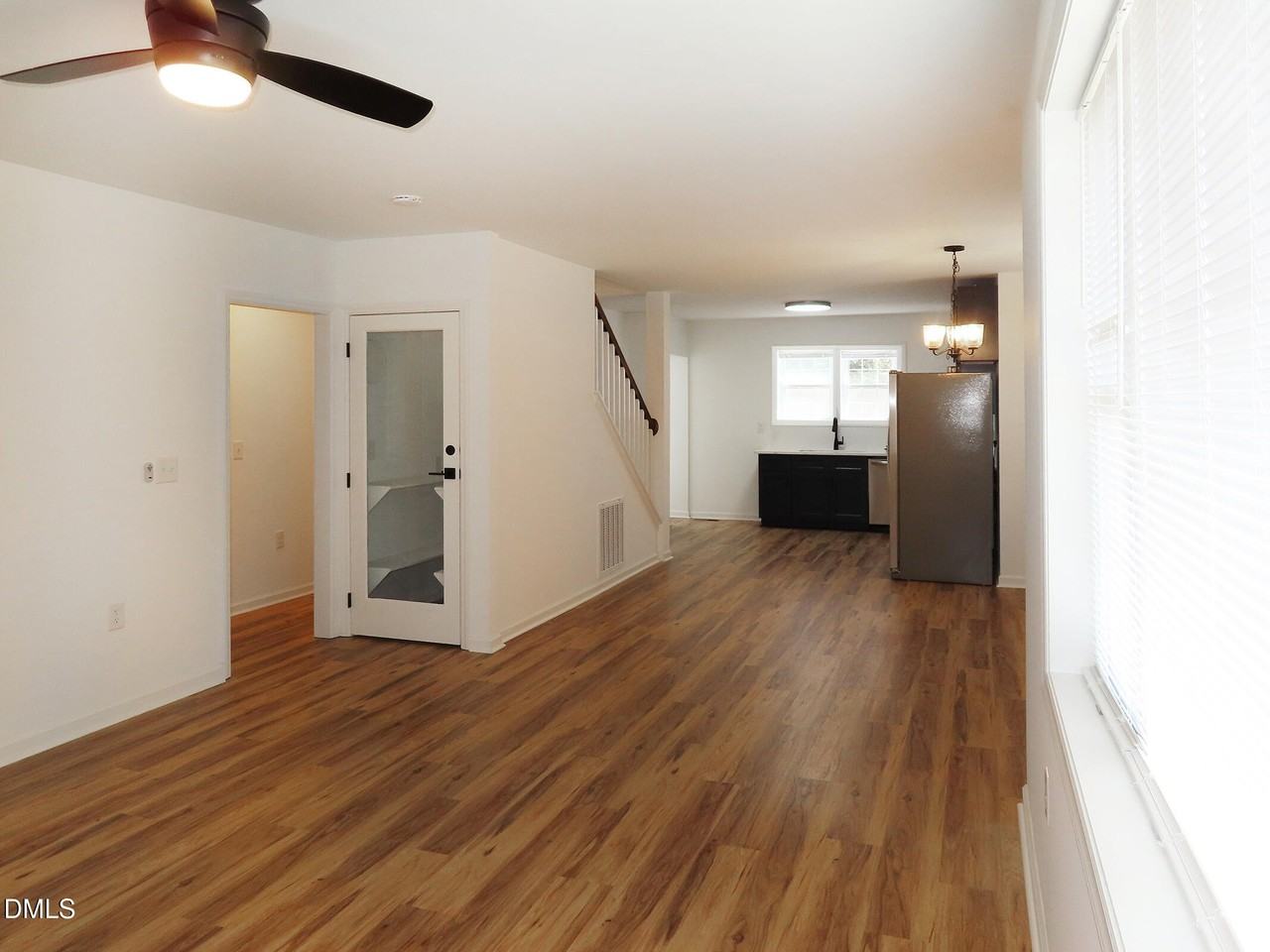 527 Cornelius St - Photo 4 of 26
