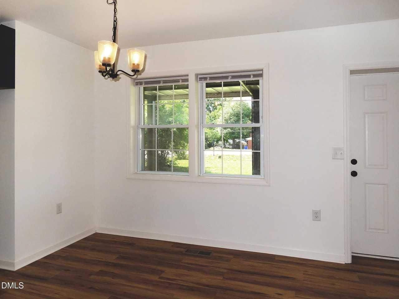 527 Cornelius St - Photo 5 of 26