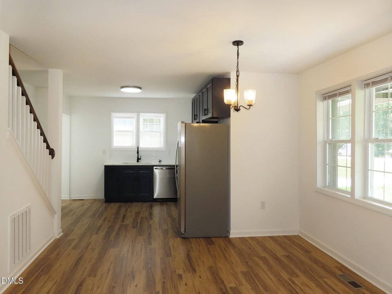 527 Cornelius St - Photo 7 of 26