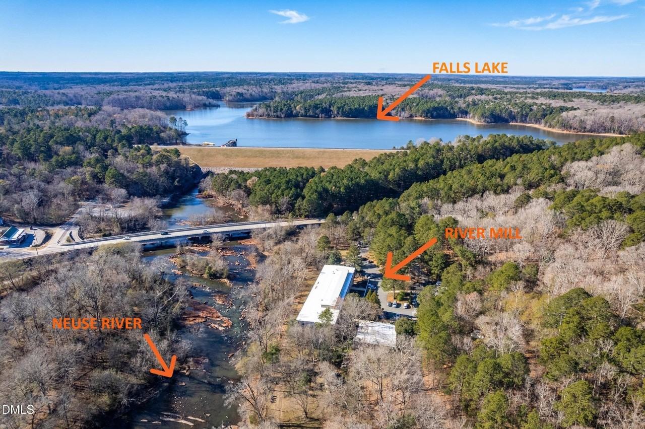 1500 River Mill Dr #312 - Photo 3 of 31
