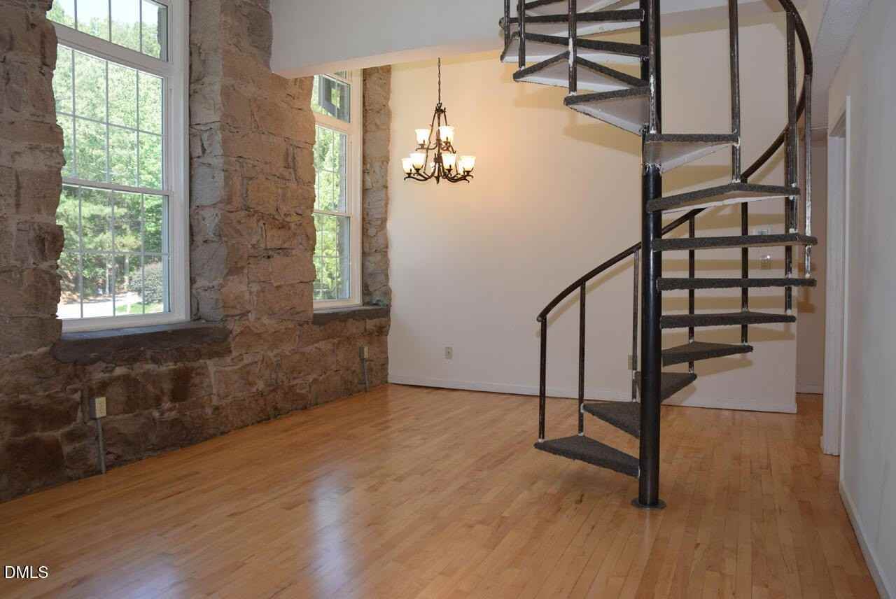 1500 River Mill Dr #312 - Photo 5 of 31