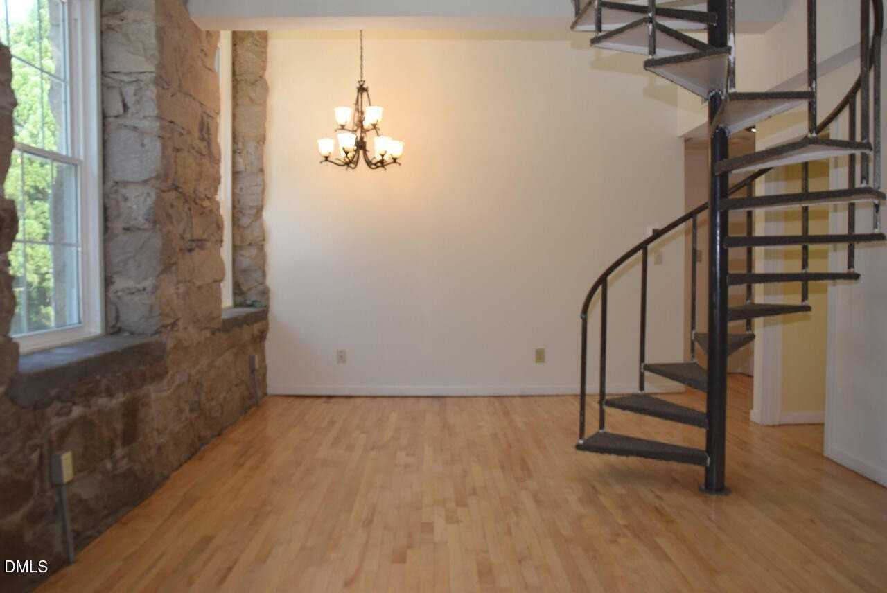 1500 River Mill Dr #312 - Photo 6 of 31