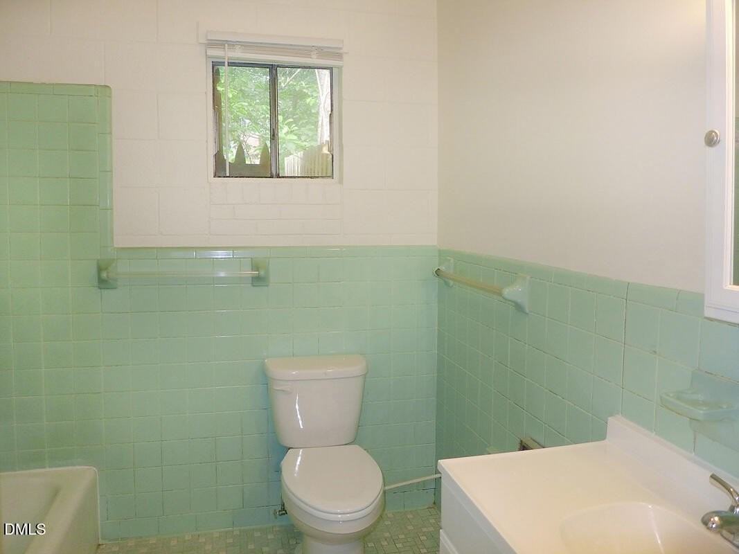 3818 S Columbia St - Photo 7 of 8