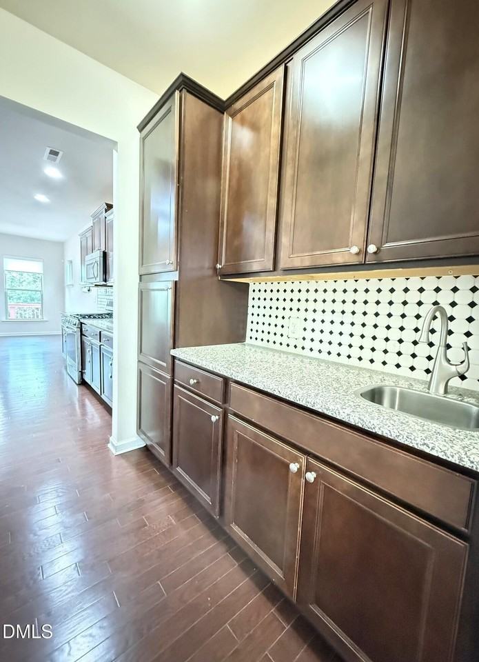 1017 Magnolia Blossom Ln - Photo 5 of 42
