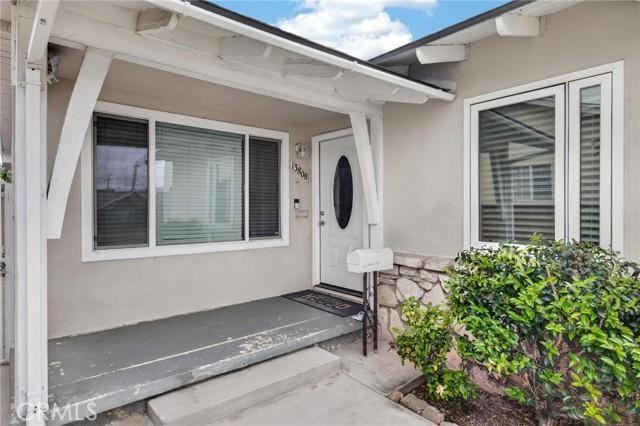 13808 S Catalina Ave - Photo 3 of 8