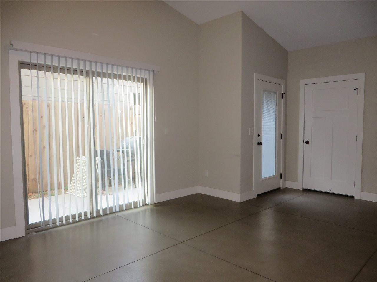 6426 S Vassar Ave - Photo 3 of 17
