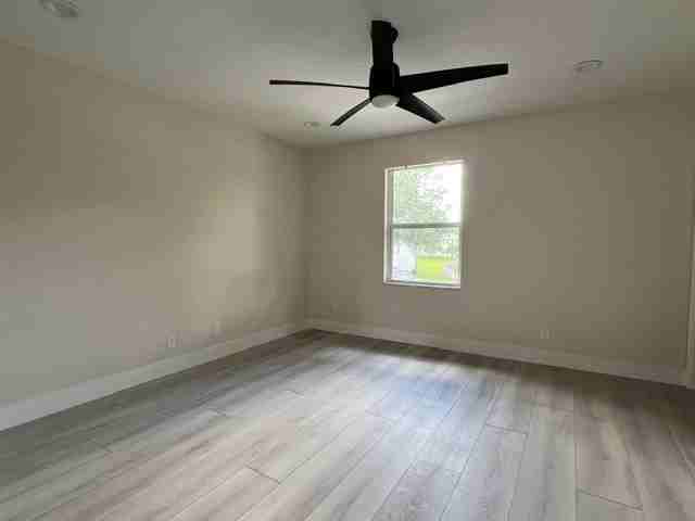 239 Leland Ln - Photo 6 of 34