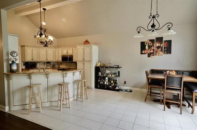 6395 Jenny Ln - Photo 5 of 22