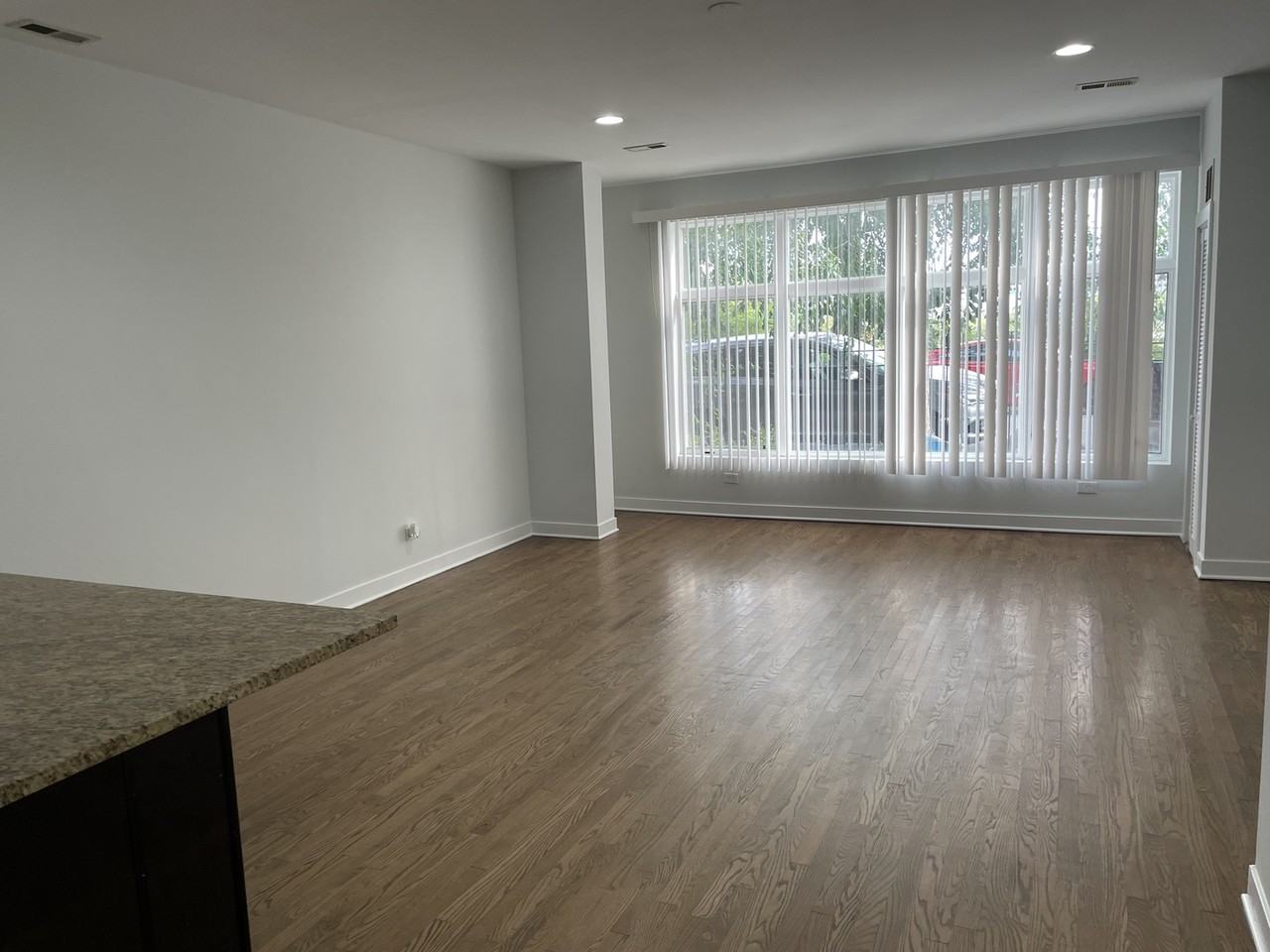 3128 W Walton St Unit 1 - Photo 3 of 9