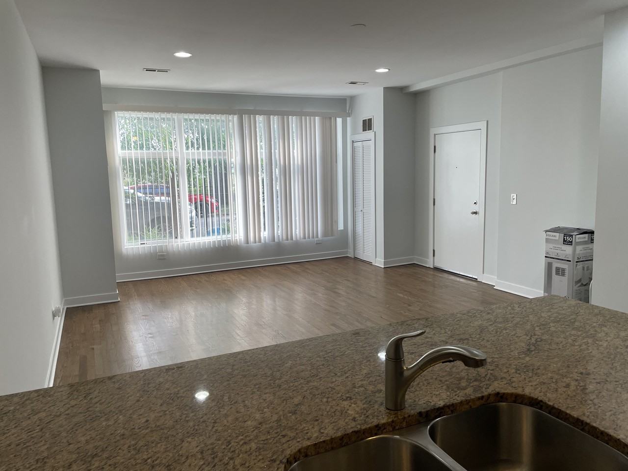 3128 W Walton St Unit 1 - Photo 5 of 9