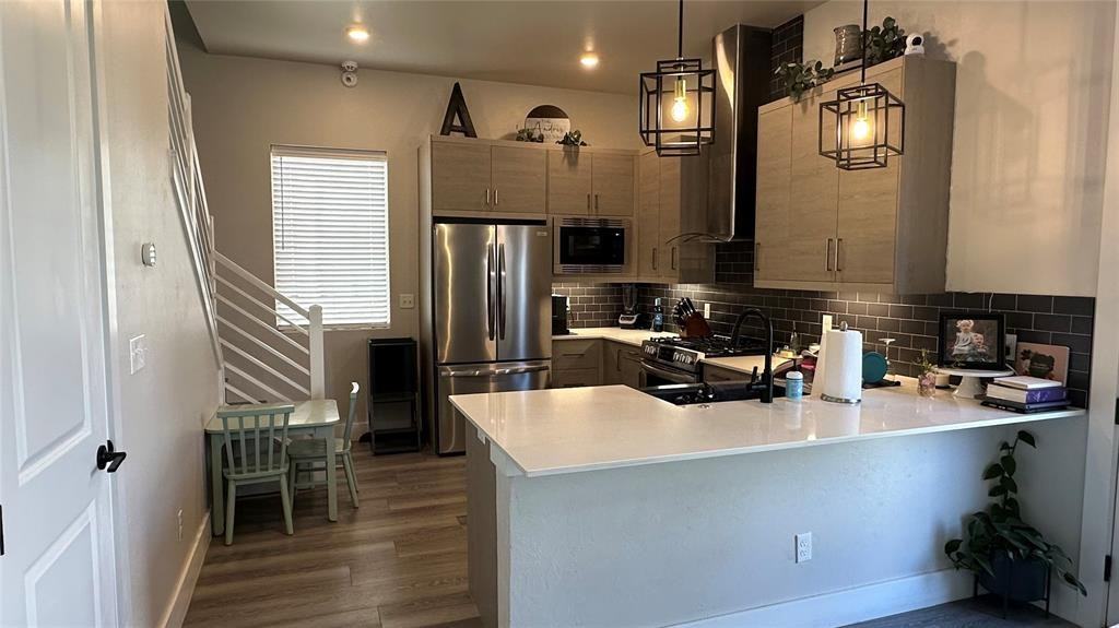 2533 Nw 129th St - Photo 5 of 22
