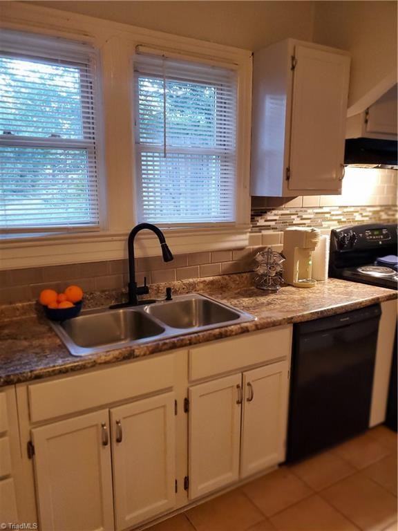 2712 NE Greenway Avenue - Photo 4 of 10