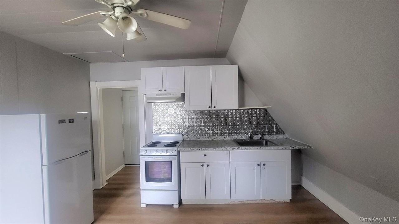 238 Church St Unit 3 - Photo 3 of 16