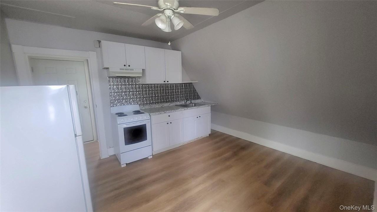 238 Church St Unit 3 - Photo 4 of 16