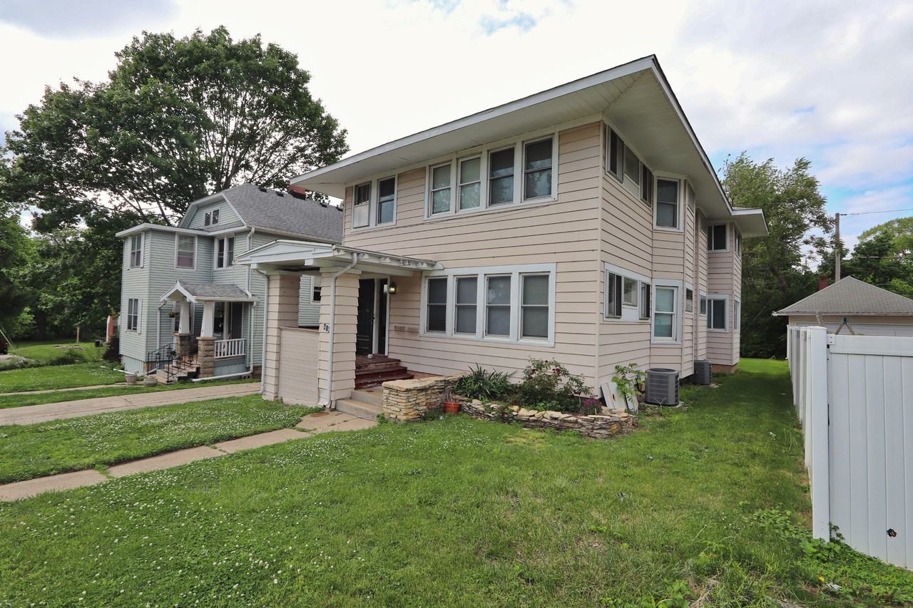 416 1/2 W Jackson St - Photo 2 of 23