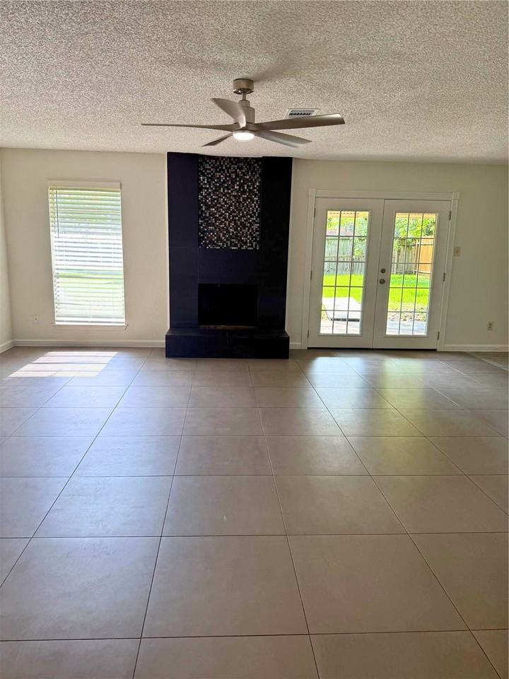 262 Coppersmith Dr - Photo 3 of 25