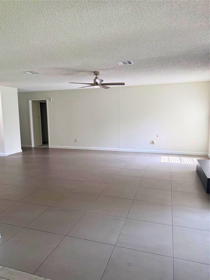 262 Coppersmith Dr - Photo 4 of 25