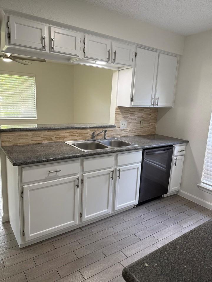 262 Coppersmith Dr - Photo 7 of 25