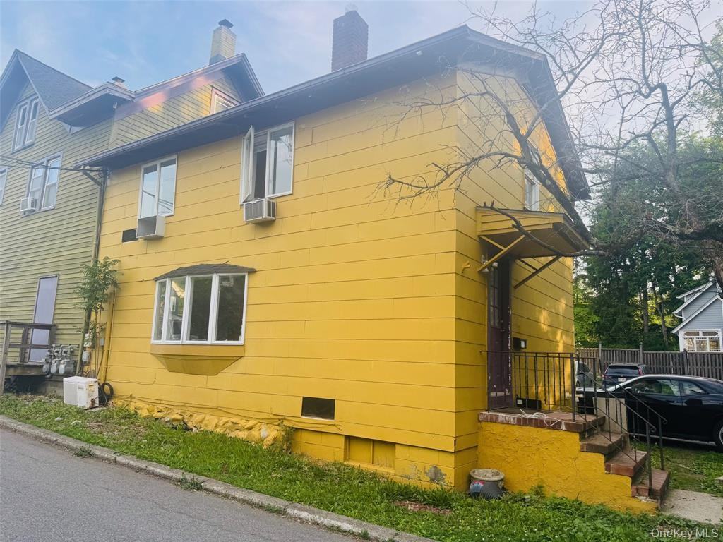 270 Hudson St - Photo 2 of 9