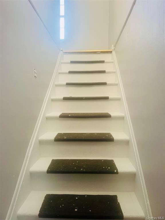 270 Hudson St - Photo 3 of 9