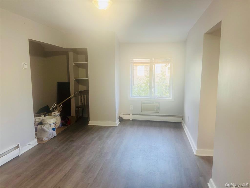 270 Hudson St - Photo 6 of 9
