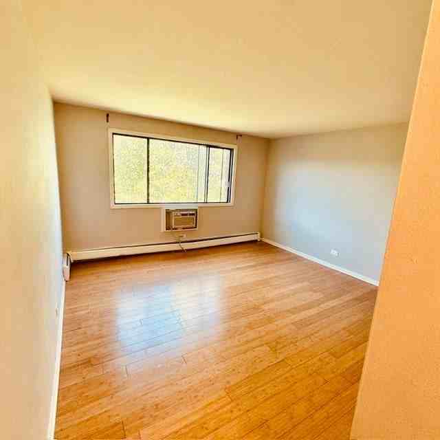 5306 N Cumberland Ave - Photo 3 of 30