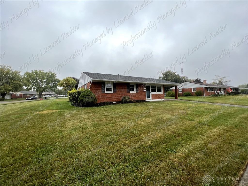 635 Cyril Ct - Photo 2 of 27