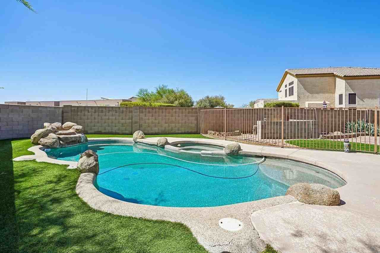 4401 E Chaparosa Way - Photo 2 of 47