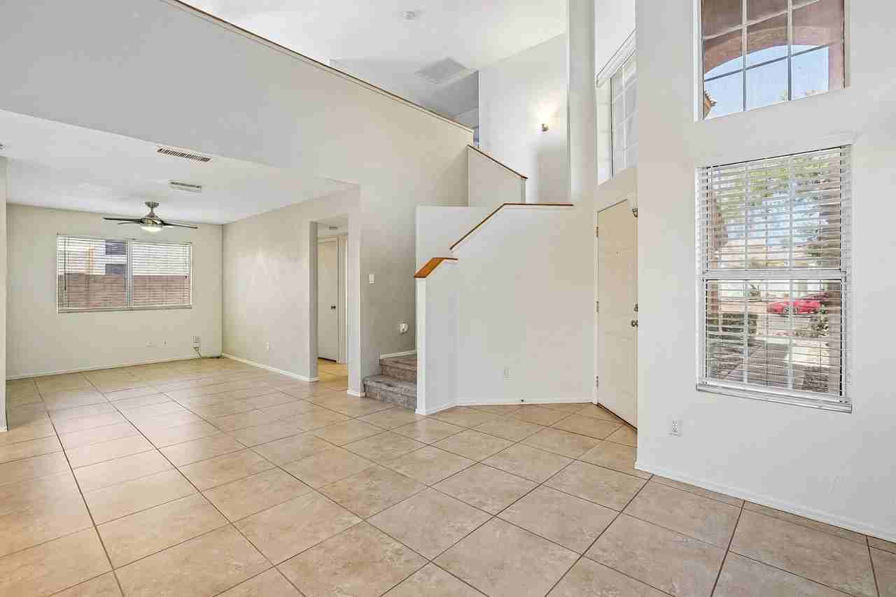 4401 E Chaparosa Way - Photo 7 of 47