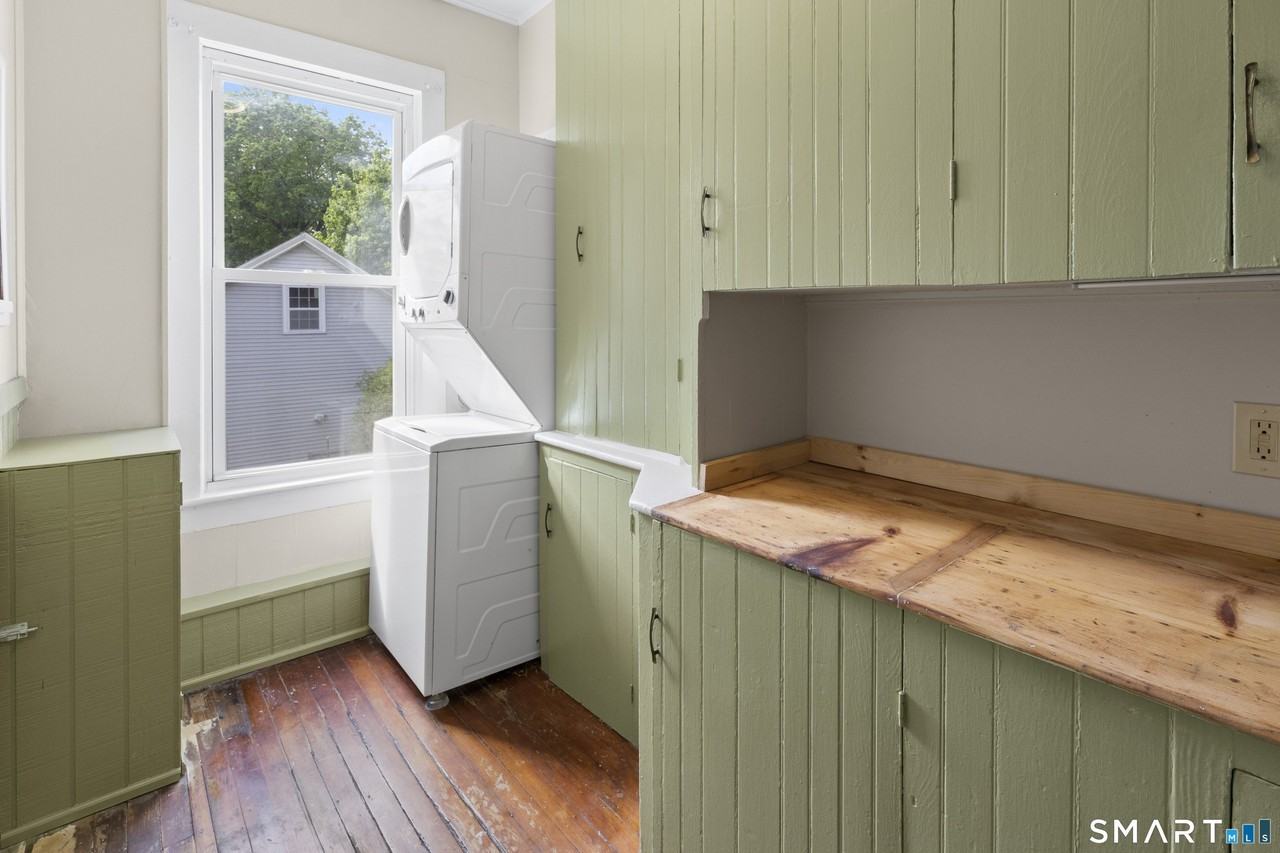 198 S Main St - Photo 5 of 21