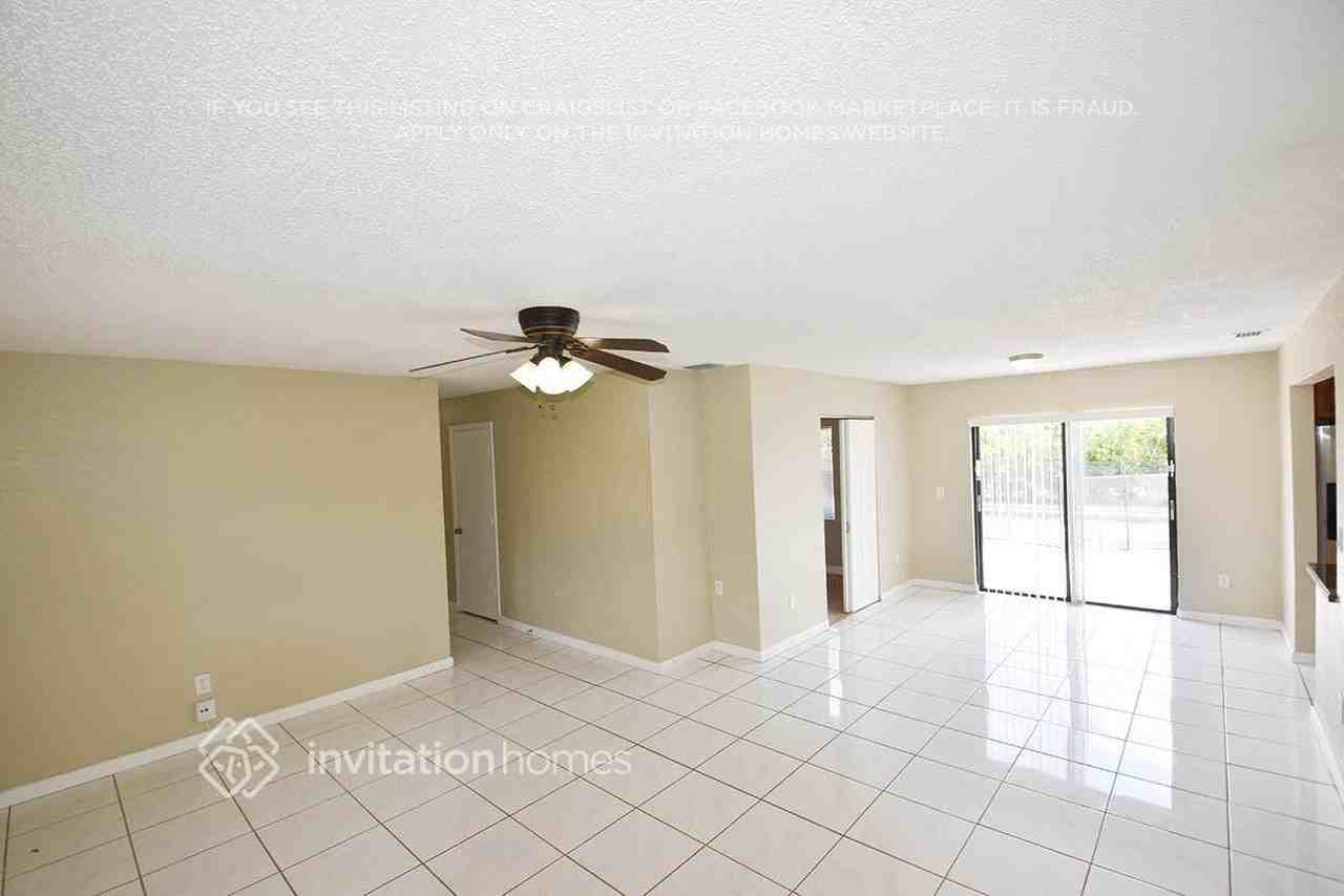 10927 Gallery St - Photo 2 of 13