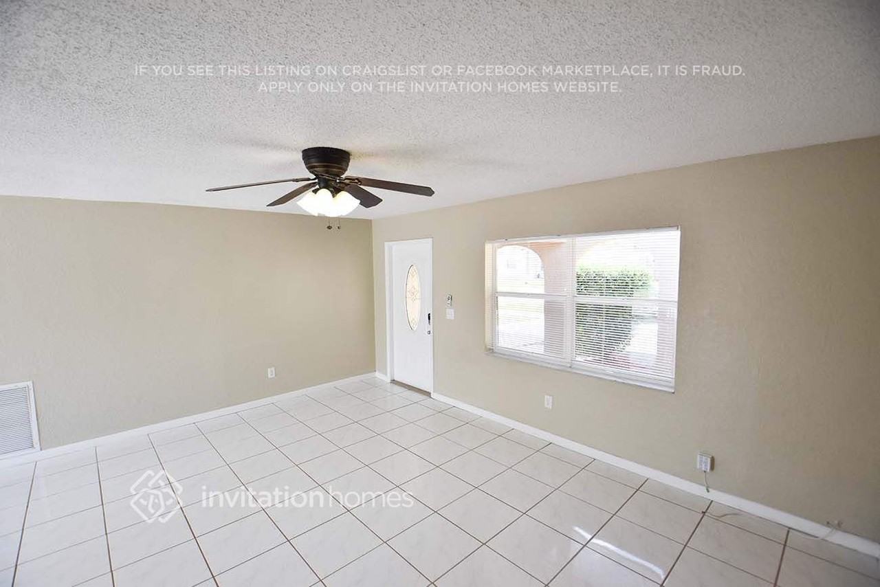 10927 Gallery St - Photo 3 of 13