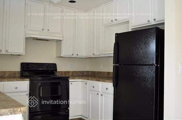 1755 Sw 37th Way - Photo 5 of 16